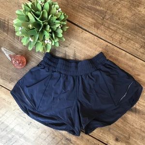 Lululemon Hotty Hot Short II 2.5